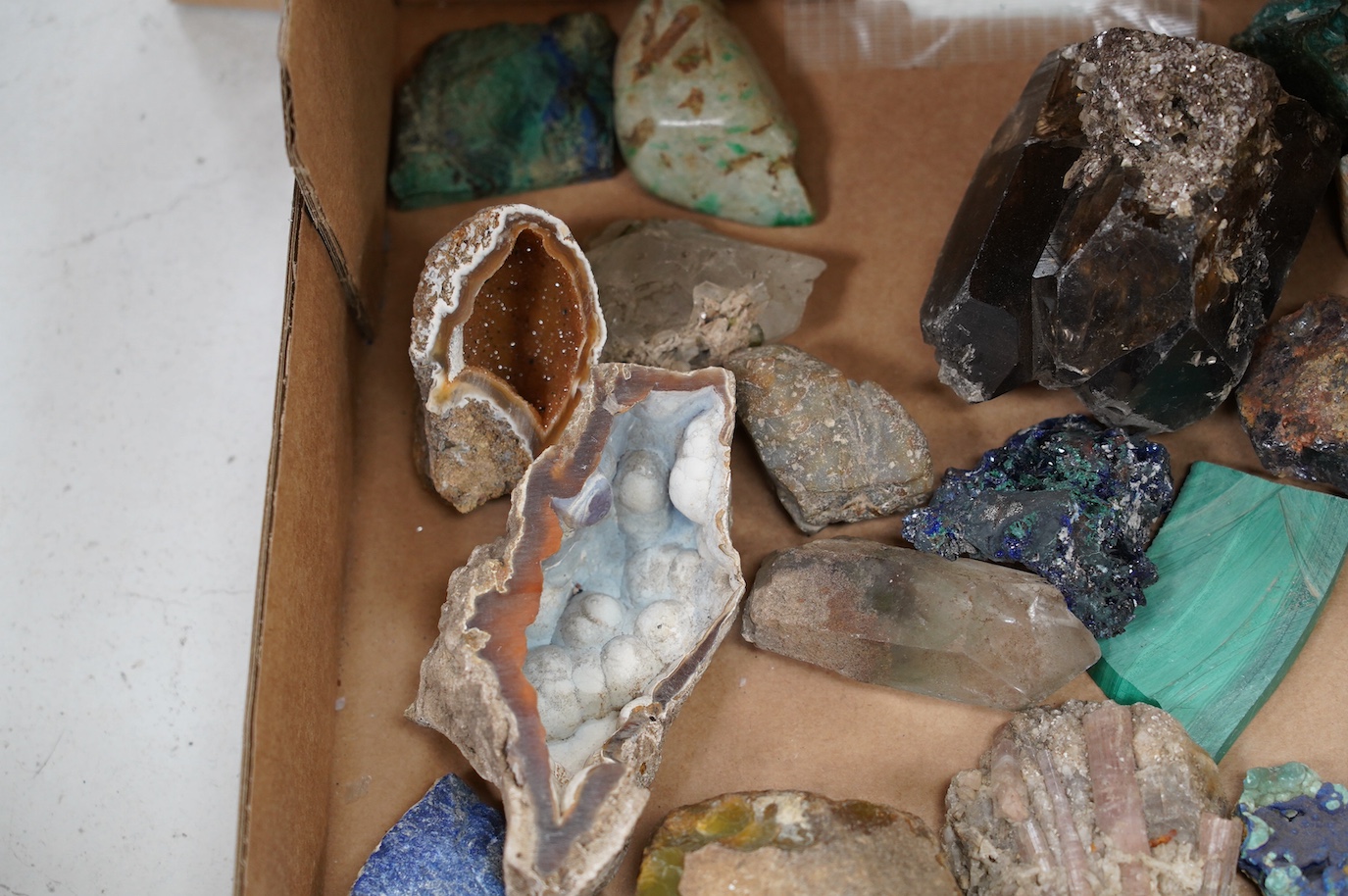 A quantity of assorted rocks and minerals including malachite, quartz etc. Condition - fair